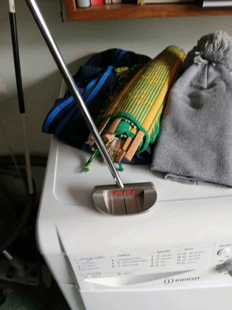 Piretti Bosa Putter 35 inch with Premium Headcover - Image 4