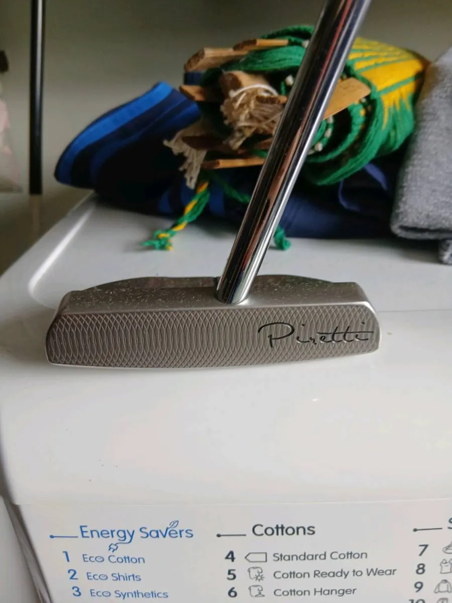 Piretti Bosa Putter 35 inch with Premium Headcover - Image 2