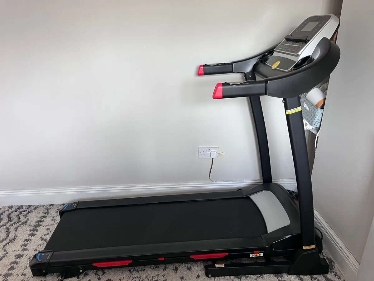Cardio Pro Treadmill - Image 4
