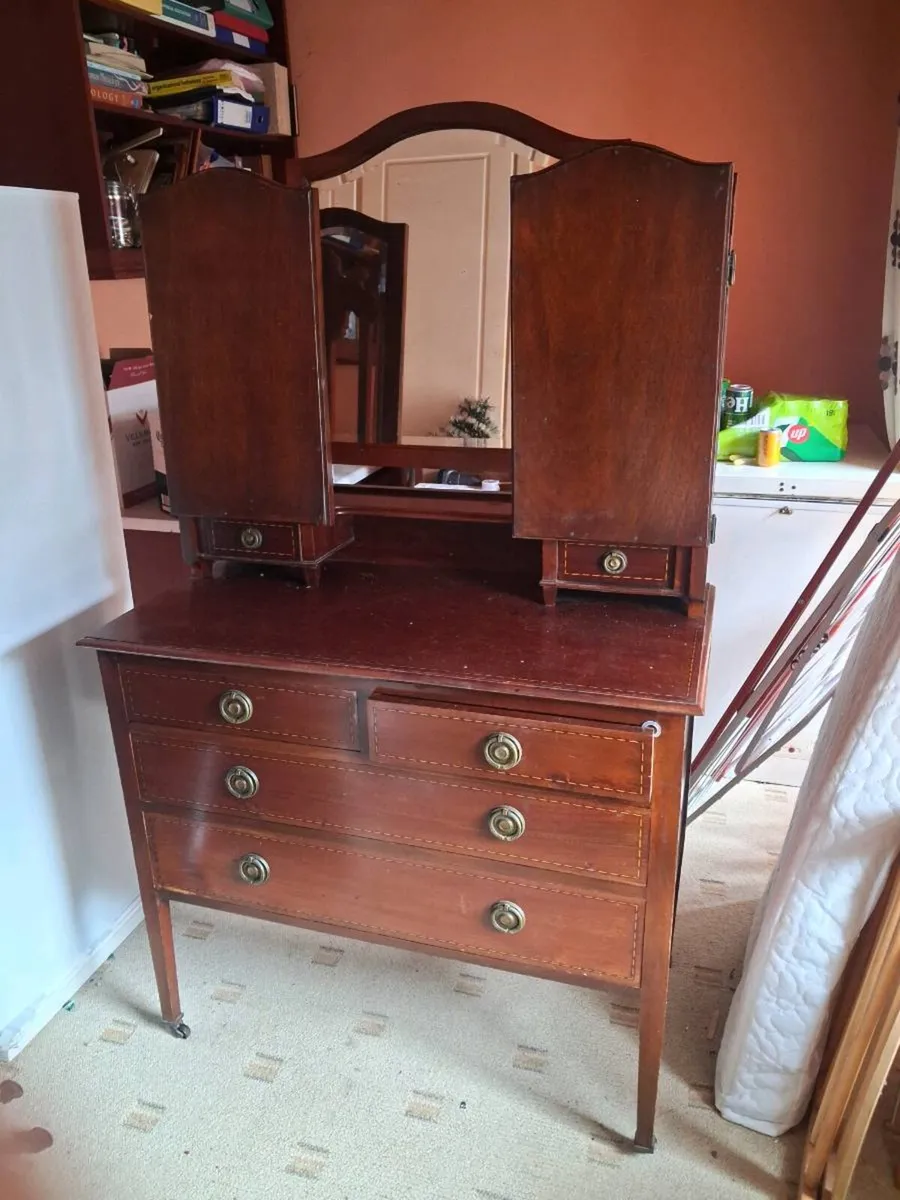 Antique Mahogany Dressing Table with Triple Mirror - Image 3