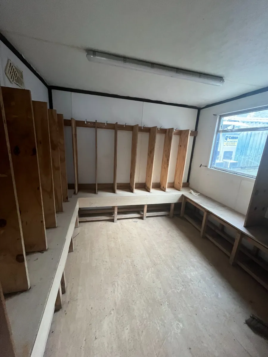 20ft x 10ft Site office & changing room - PB588 - Image 1
