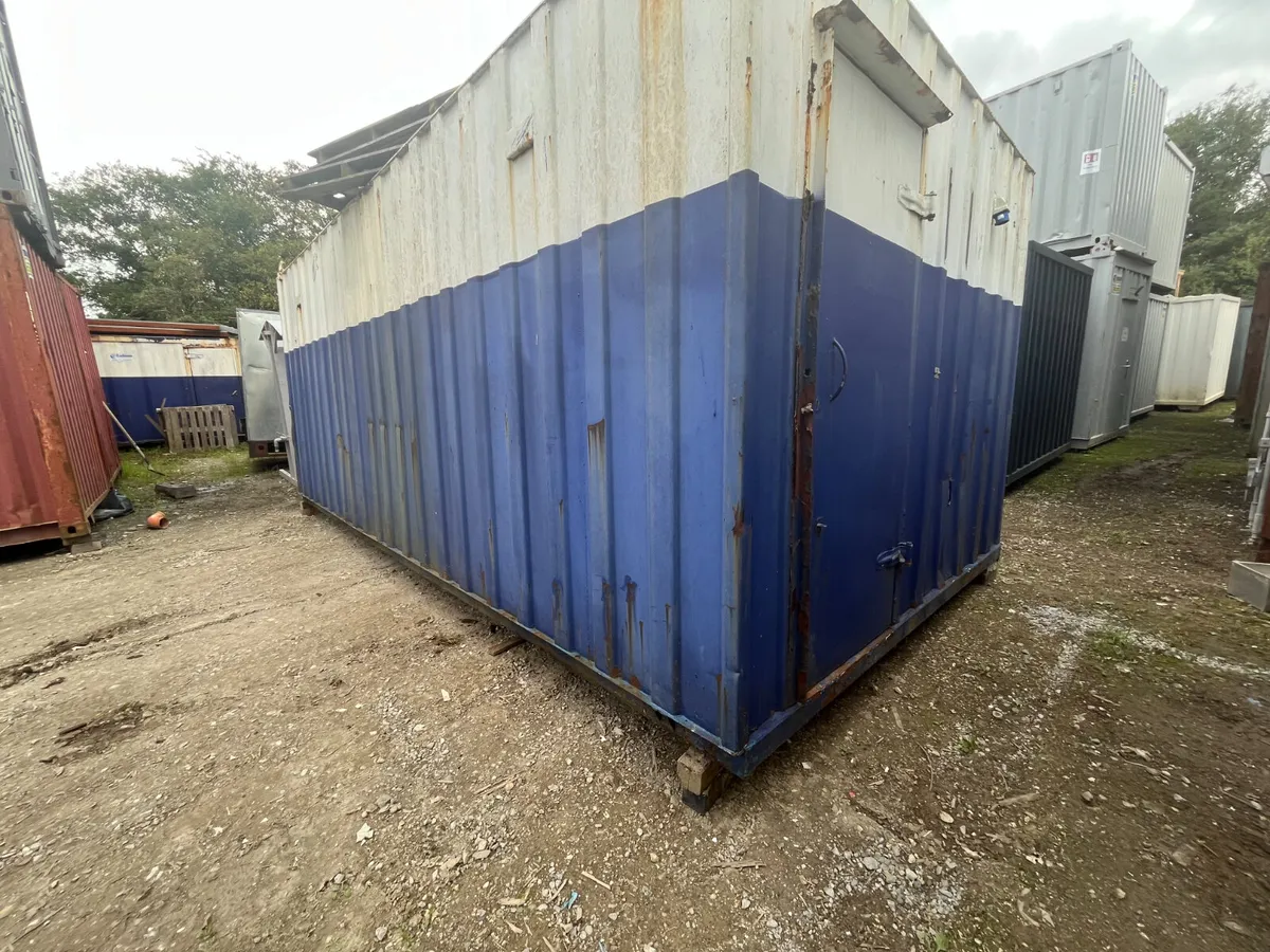 20ft x 10ft Site office & changing room - PB588 - Image 2