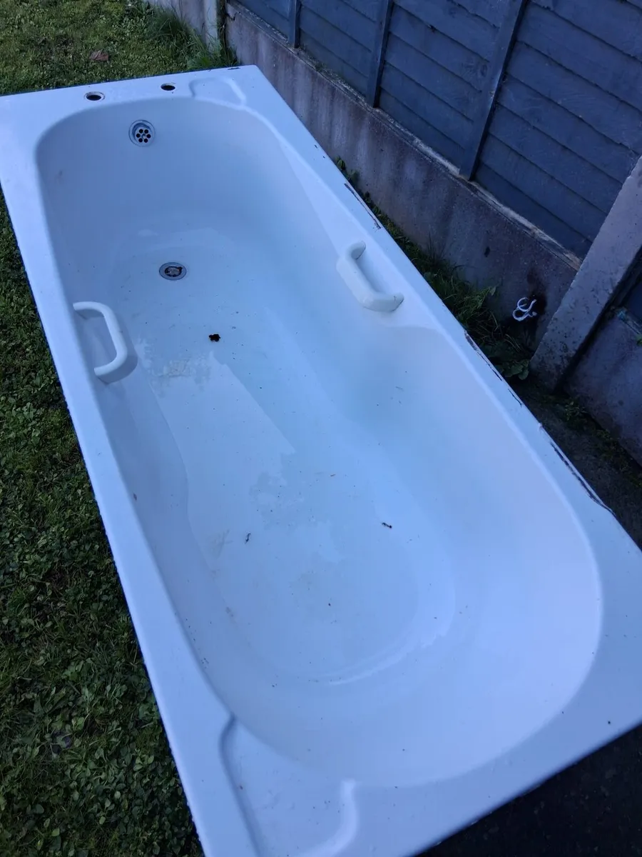 Fibreglass bath