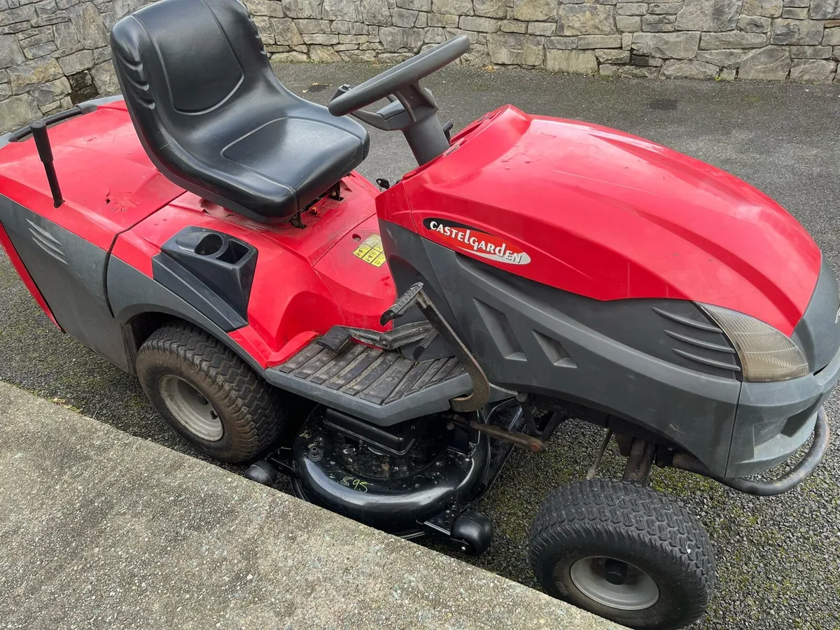 18/5HP Castlegarden hydro ride on lawnmower - Image 3
