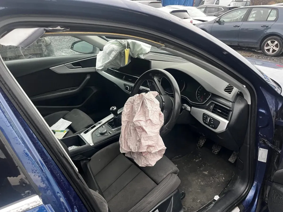 16 Audi A4 2.0 Tdi manual - Image 3
