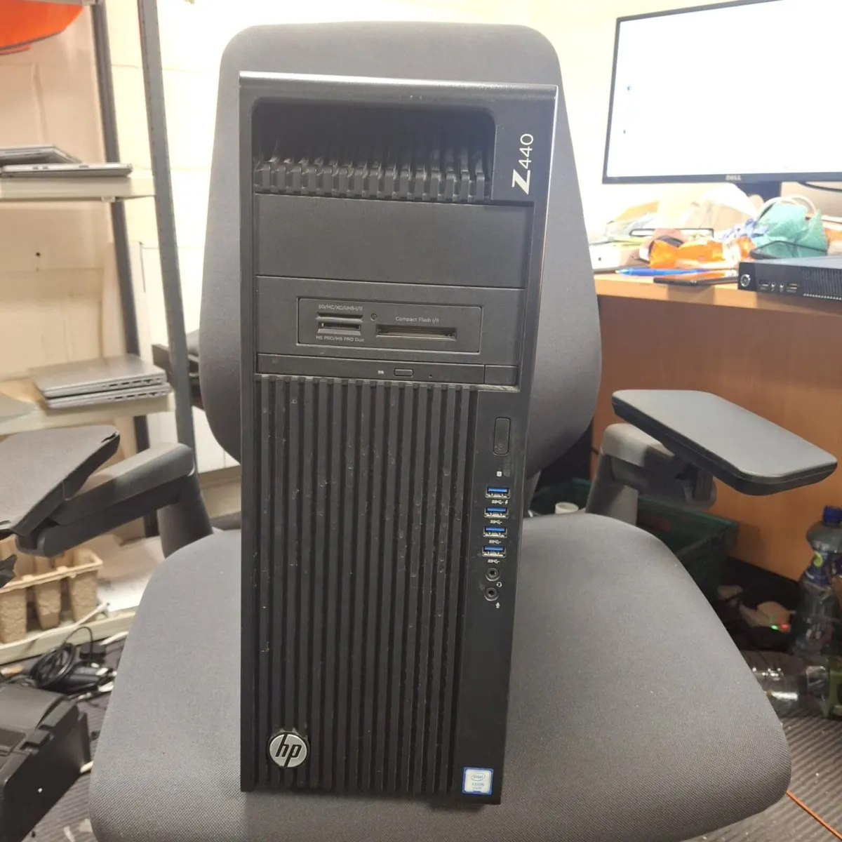 HP Z440 Workstation | Intel Xeon E5-1620 v4 | 32GB - Image 1