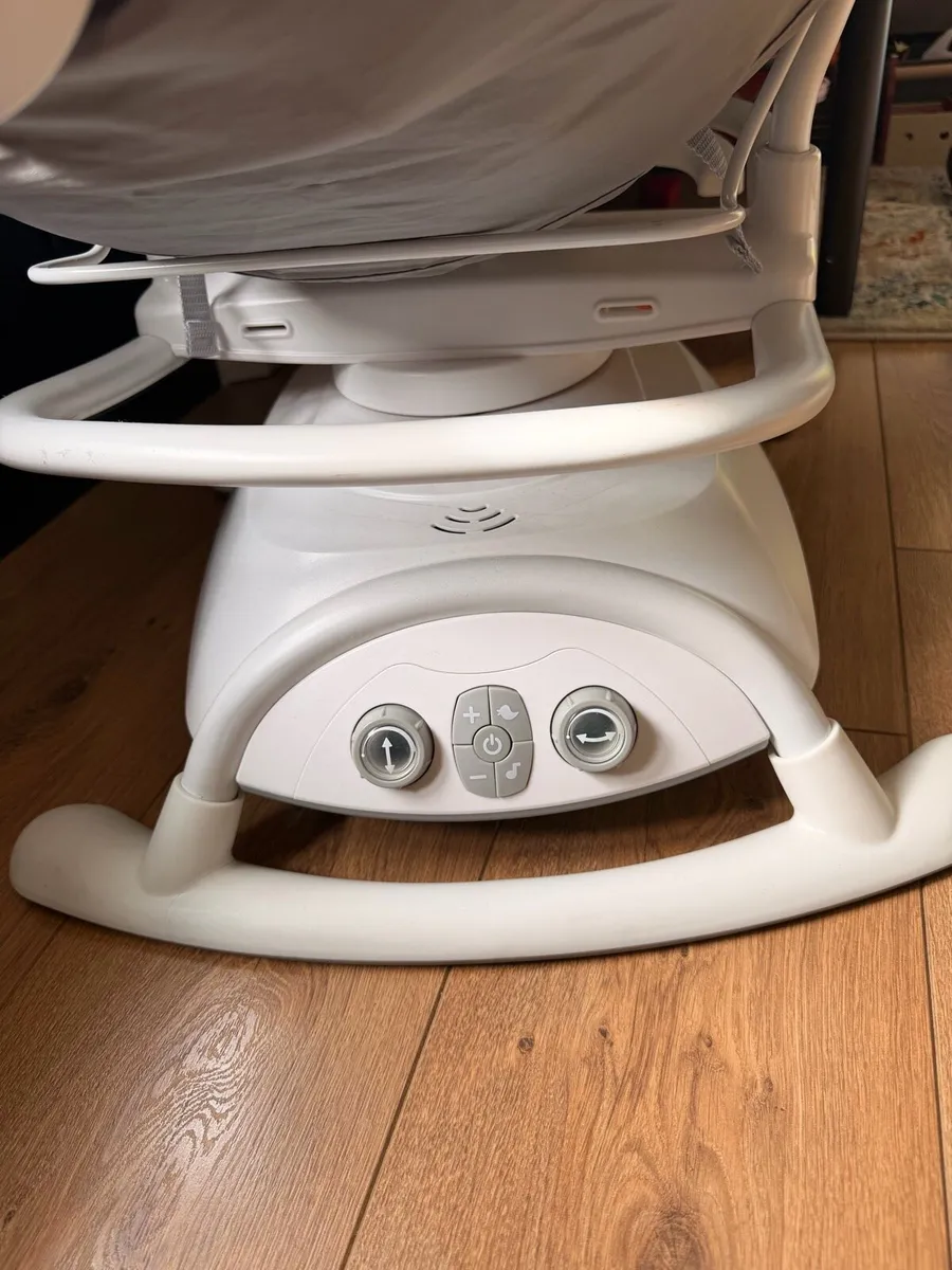 Joie Sansa 2in1 chair rocker/swing - Image 3