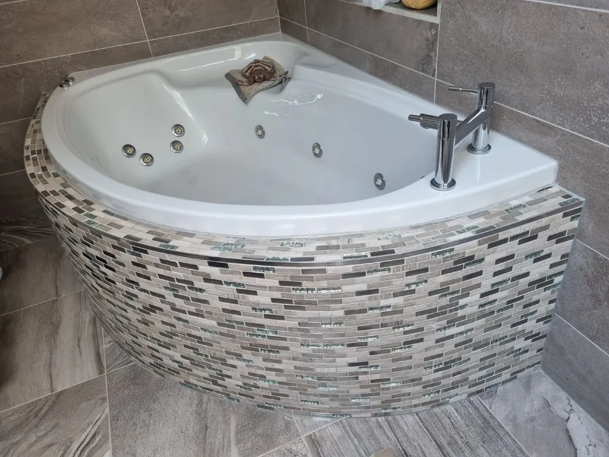 Corner Jacuzzi Bath - Image 3