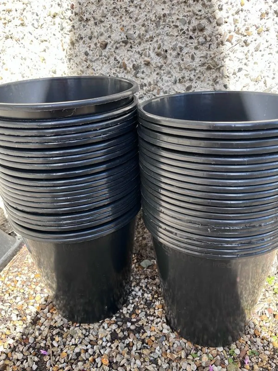 40 Black buckets - Image 2