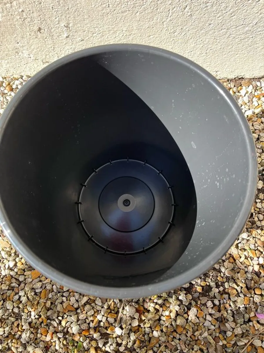 40 Black buckets - Image 3