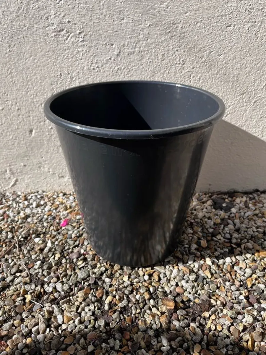 40 Black buckets - Image 4