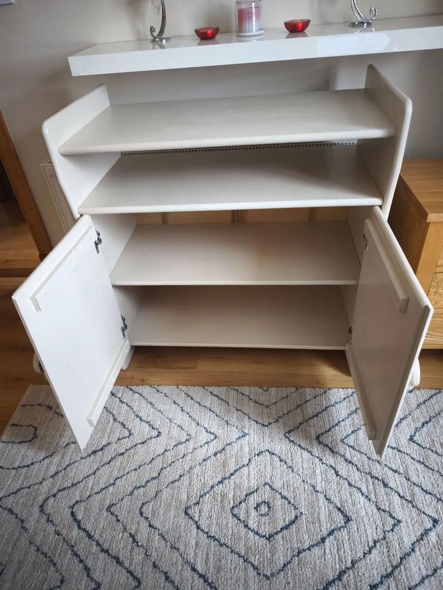 Baby changing unit - Image 2