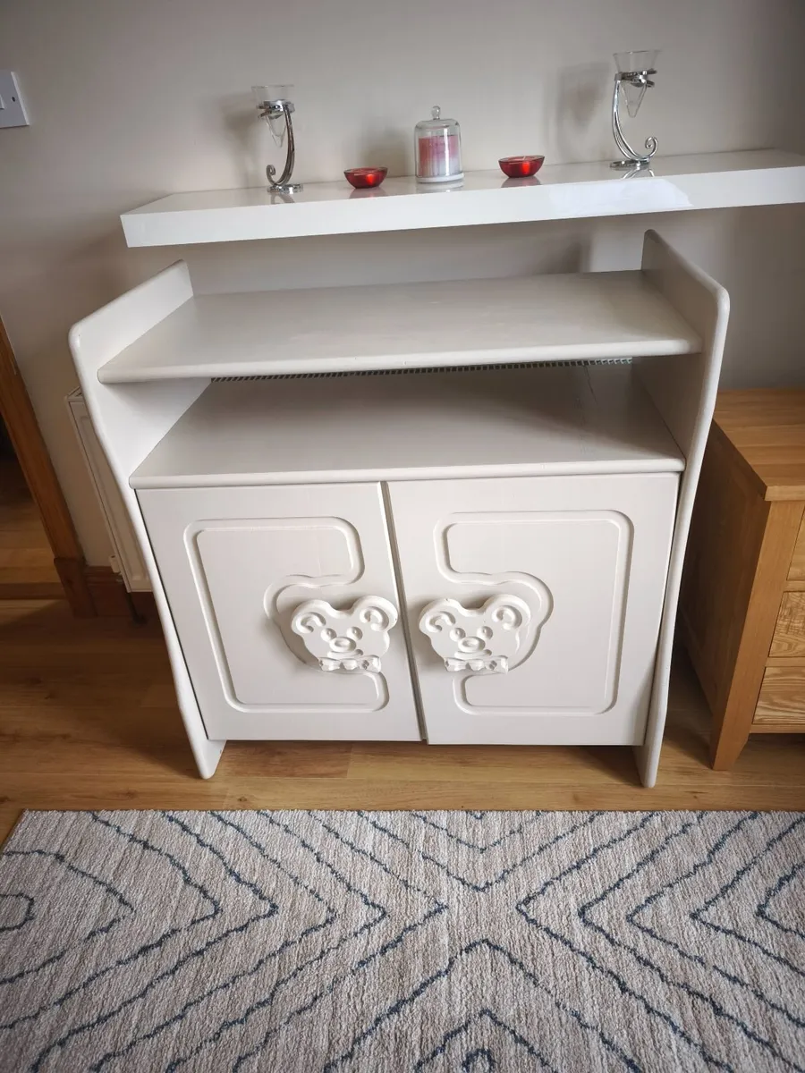 Baby changing unit - Image 1