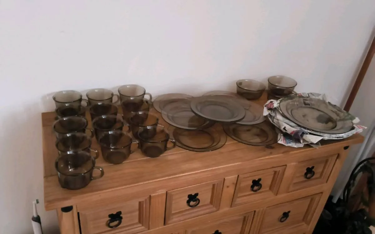 perfect condition 30 piece smoke glass crockery - Image 4