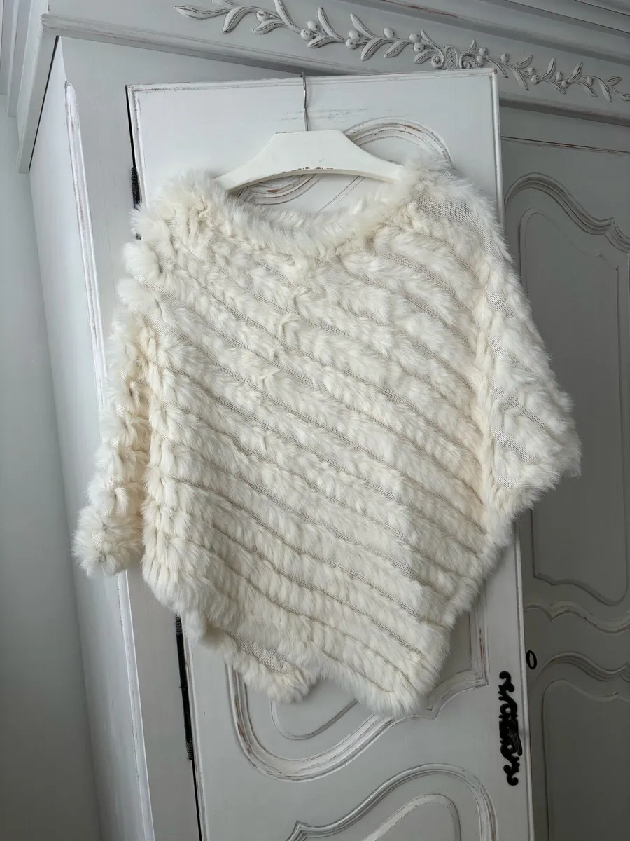 Fur poncho - Image 1