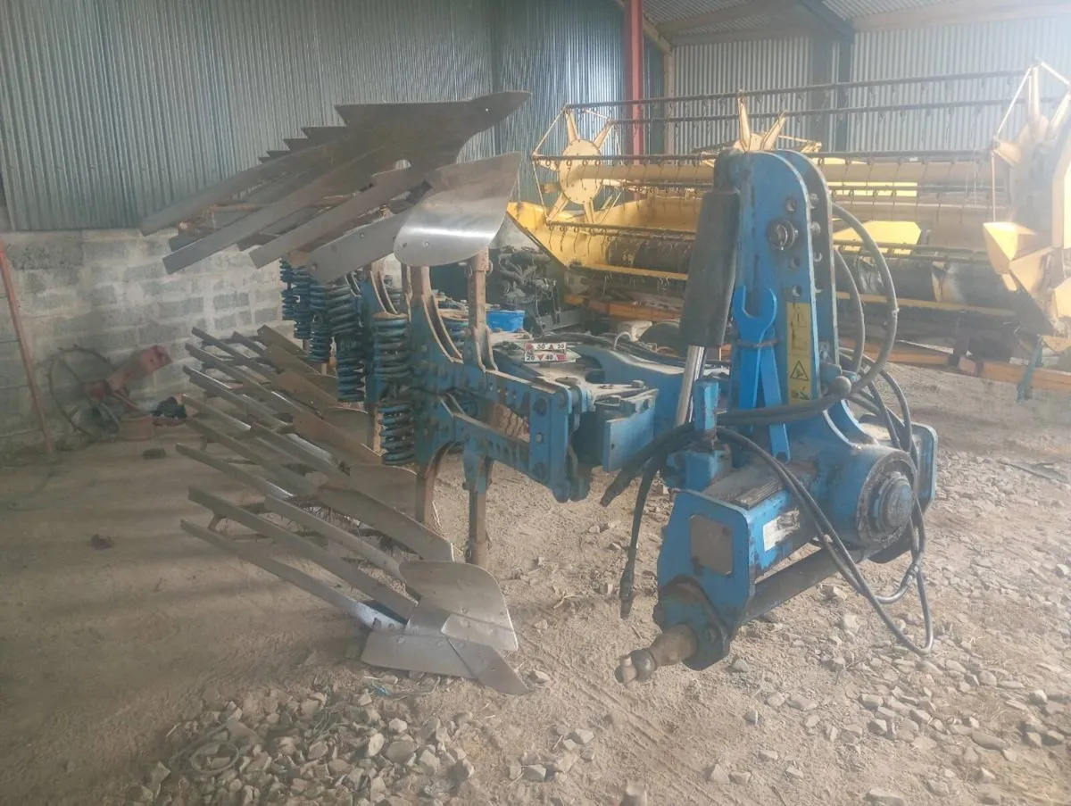 Lemken Vario-Opal 8x 5f plough - Image 1