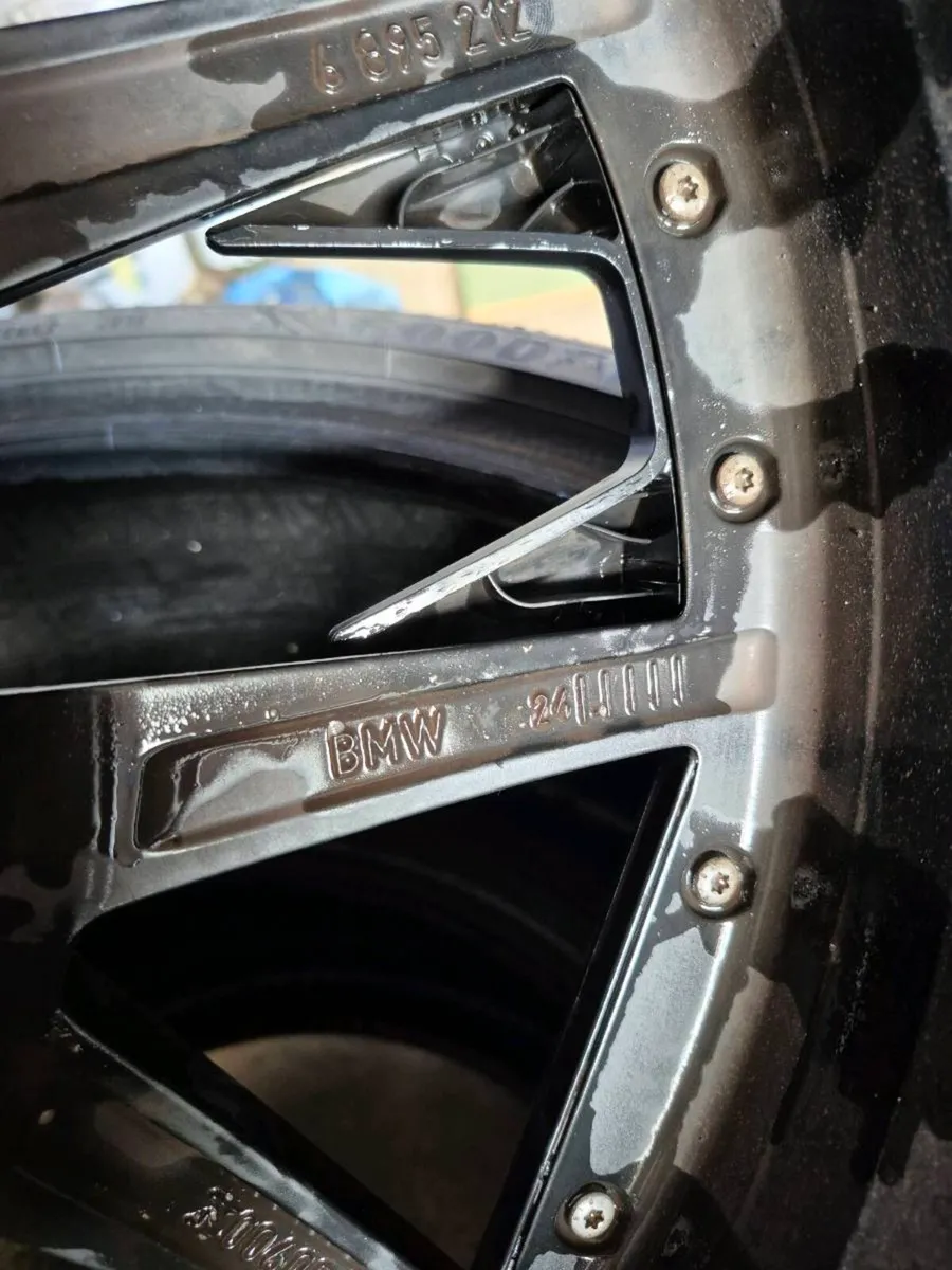 BMW alloys tyres - Image 2