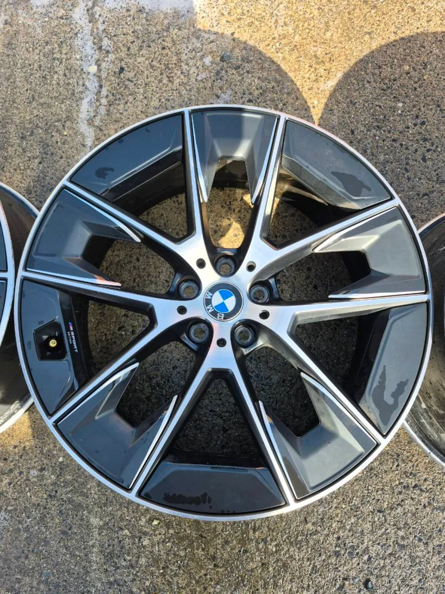 BMW alloys tyres - Image 1