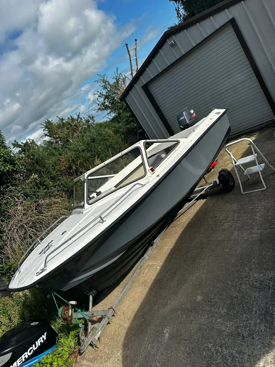 Fishing boat - Image 1