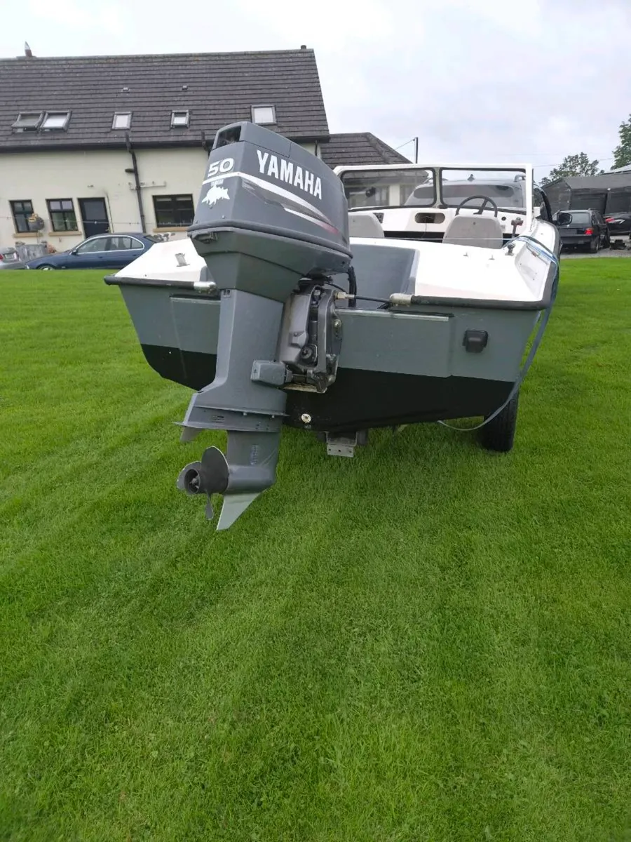 Fishing boat - Image 2