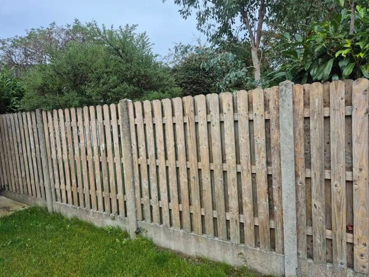 H frame, 10 double sided fence panels