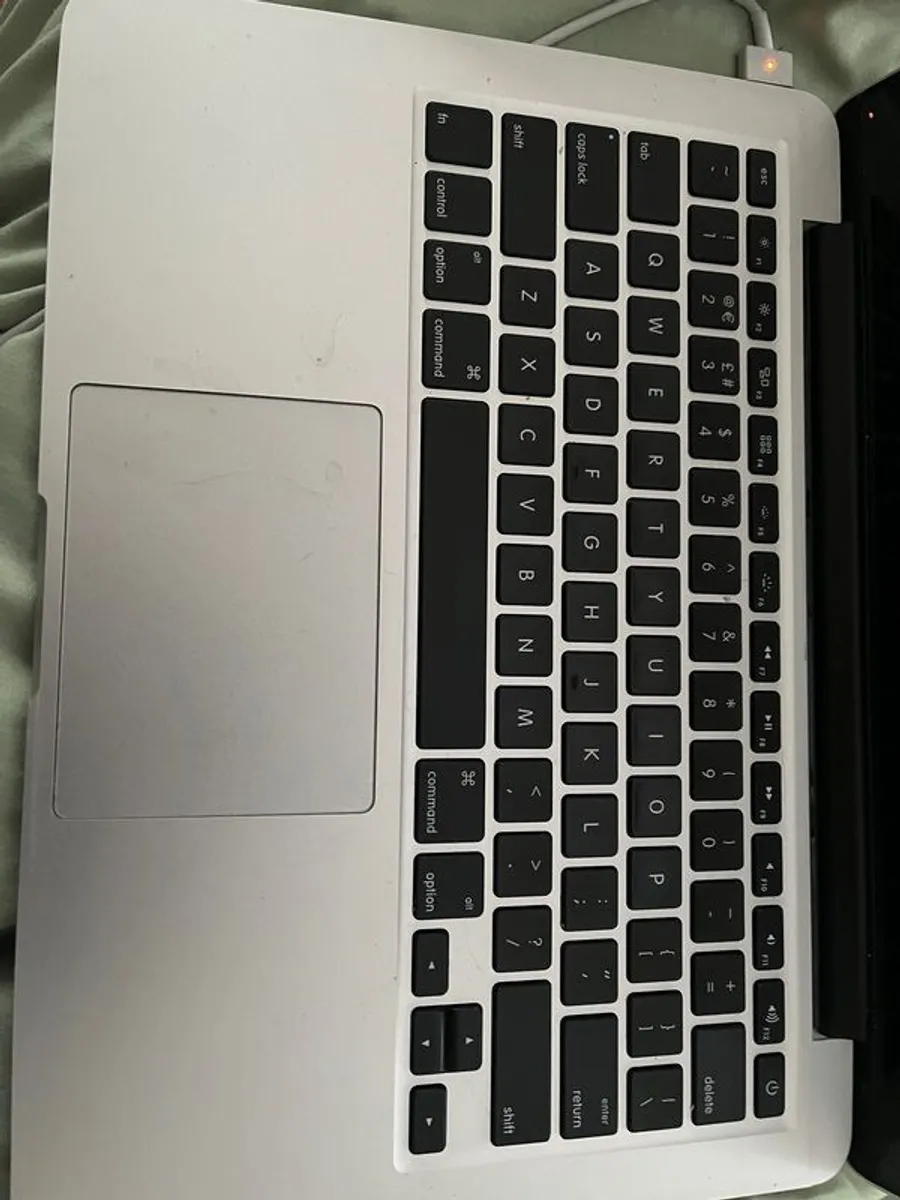 MacBook Pro Retina 13 inch i7 16GB RAM 256GB SSD - Image 4