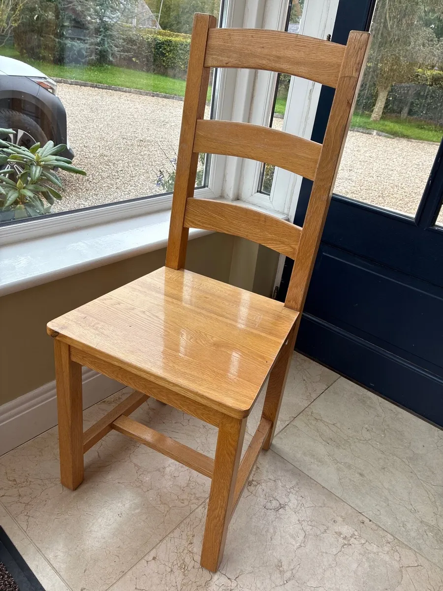 Antique pine table and three chairs - Image 4