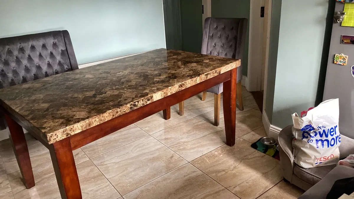 Kitchen Table & Chairs - Image 1