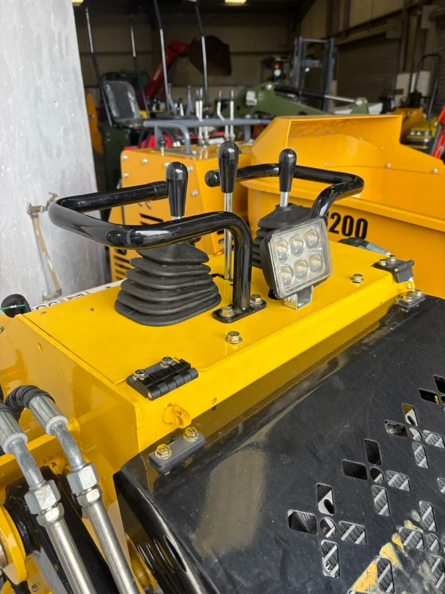 Delano T360 Tracked Pedestrian Skid Steer - Image 3