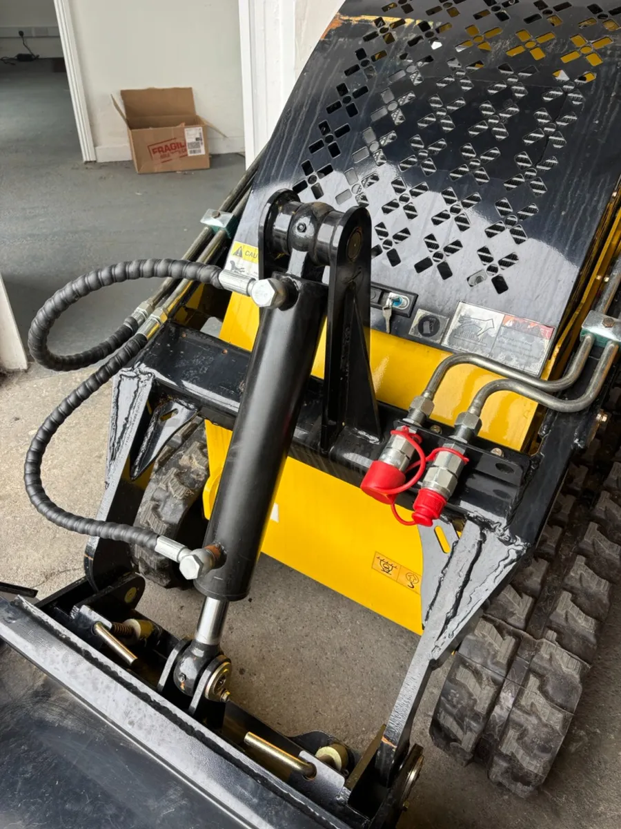 Delano T360 Tracked Pedestrian Skid Steer - Image 4