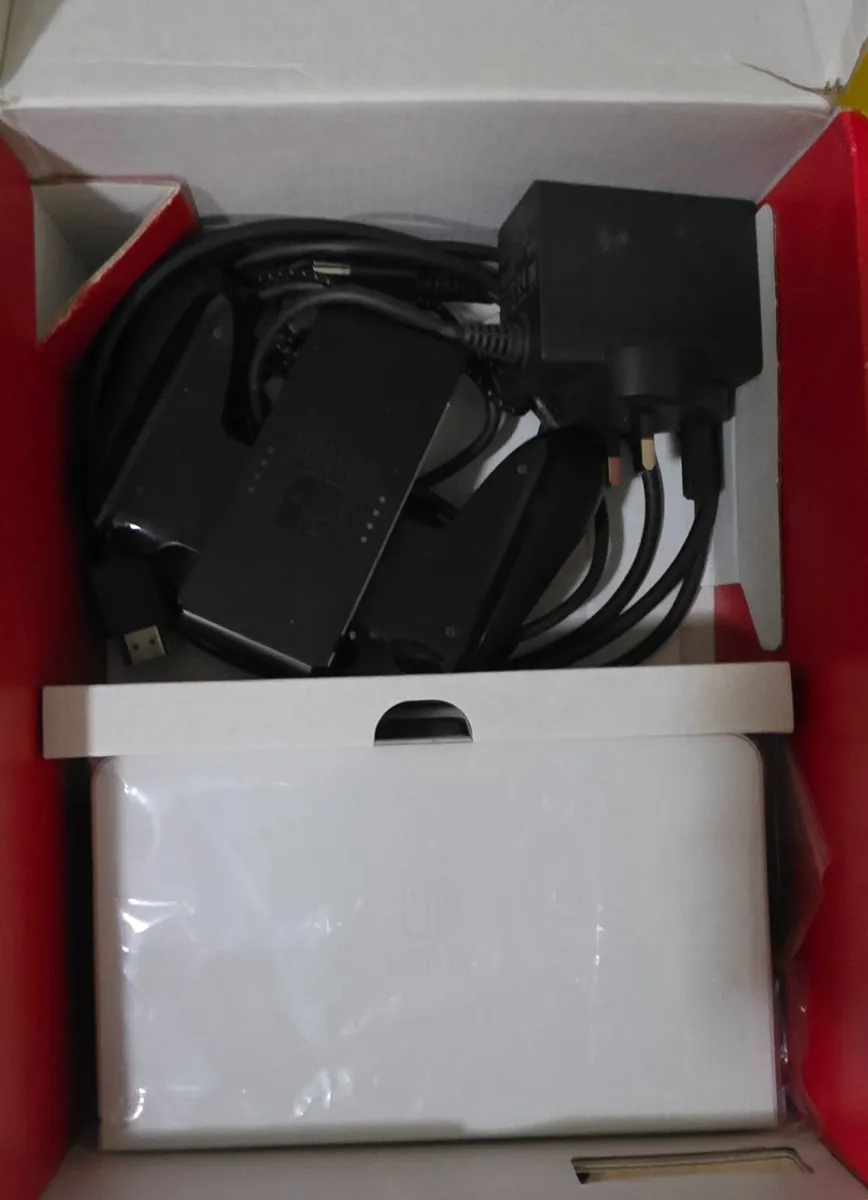 Nitendo switch oled - Image 3