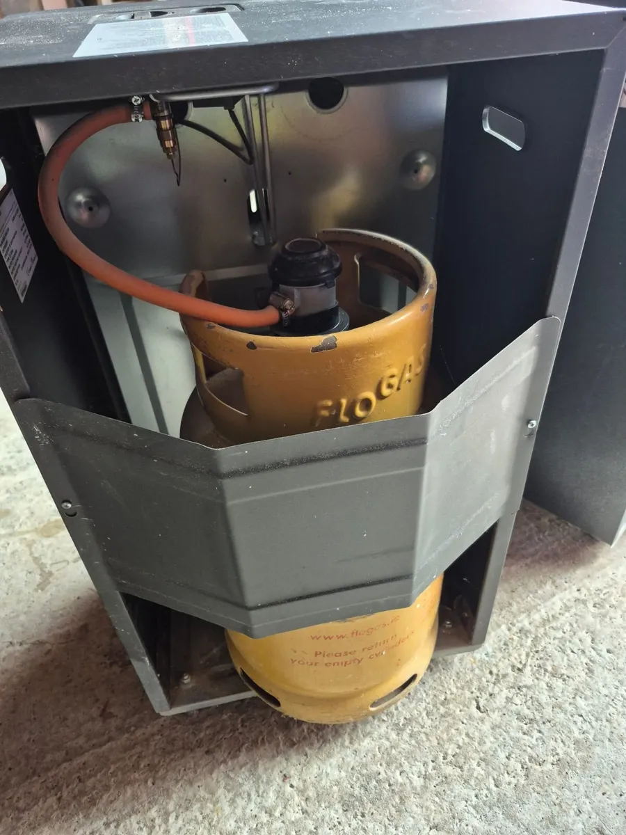 Pair of Camilla 4200i Gas heaters - Image 3