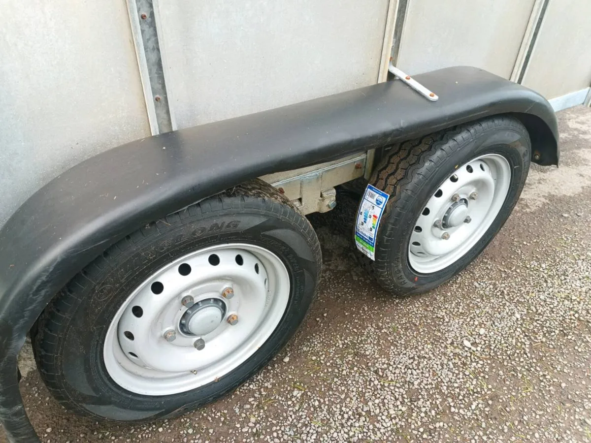 Ifor williams high roof livestock trailer. - Image 3