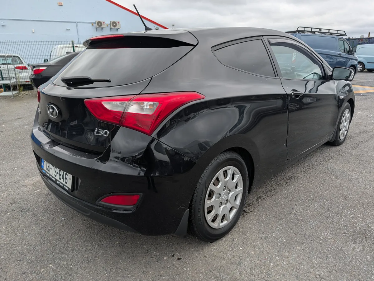 Hyundai i30 van new cvrt - Image 4