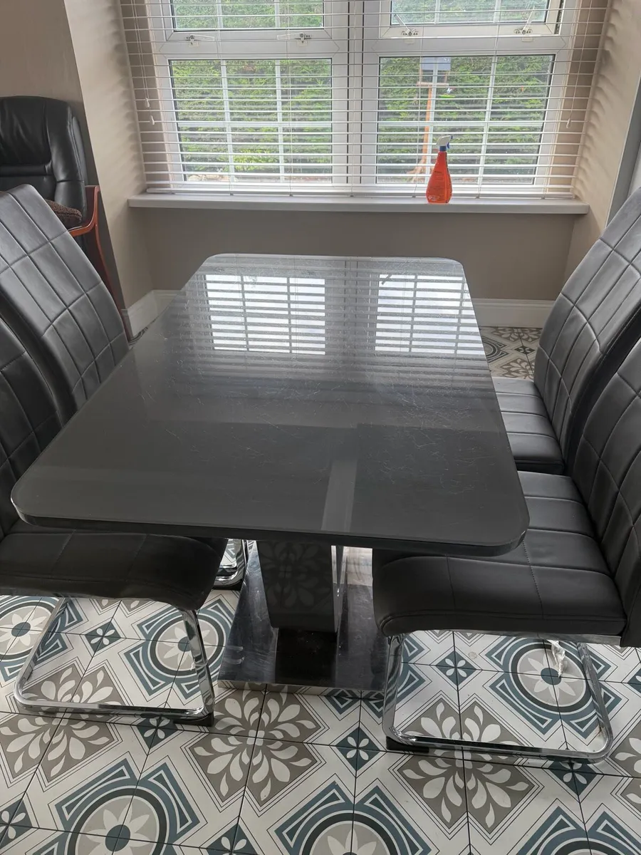 Kitchen Table - Image 3