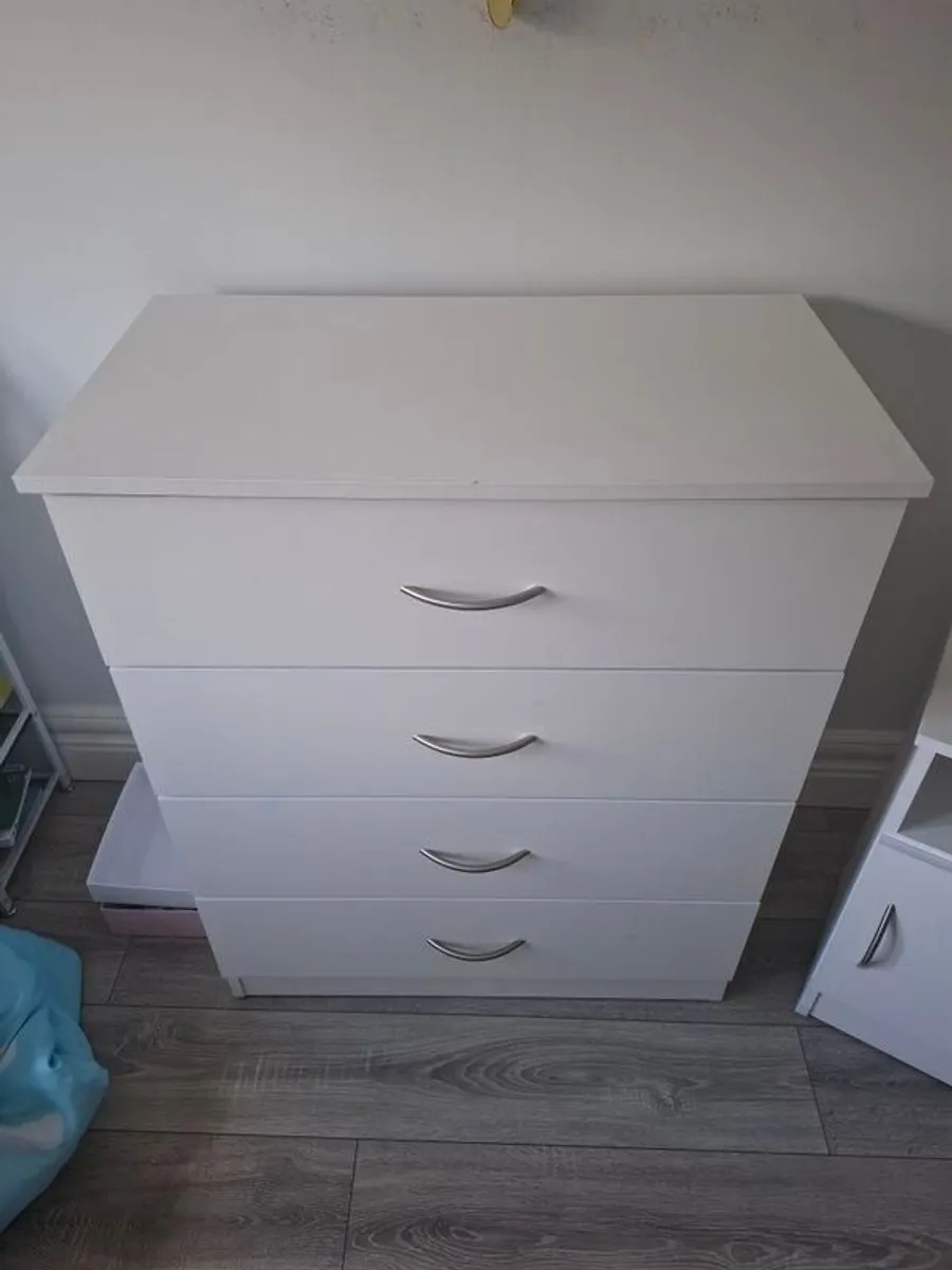 4 piece bedroom furniture - Image 4