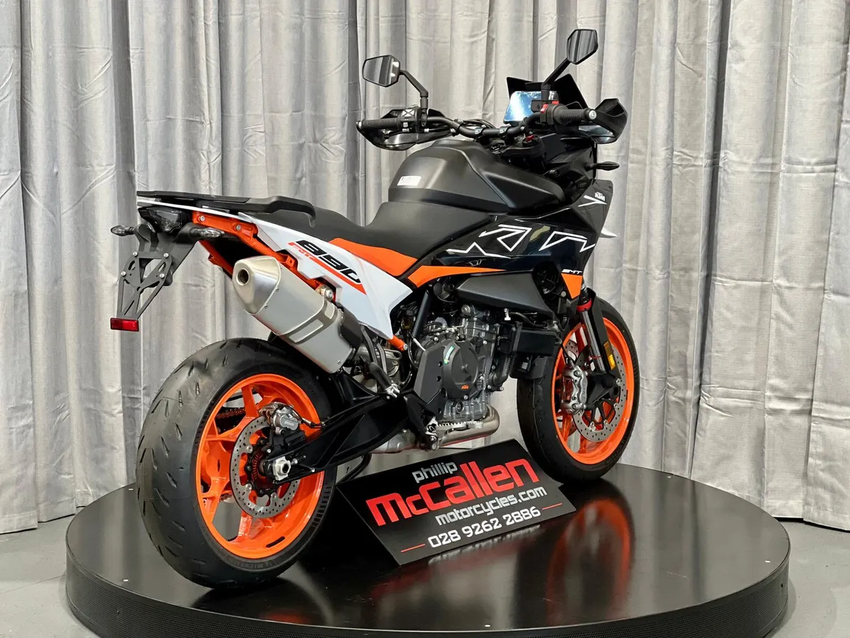 Ex-Demo 2024 KTM 890 SMT - Image 4