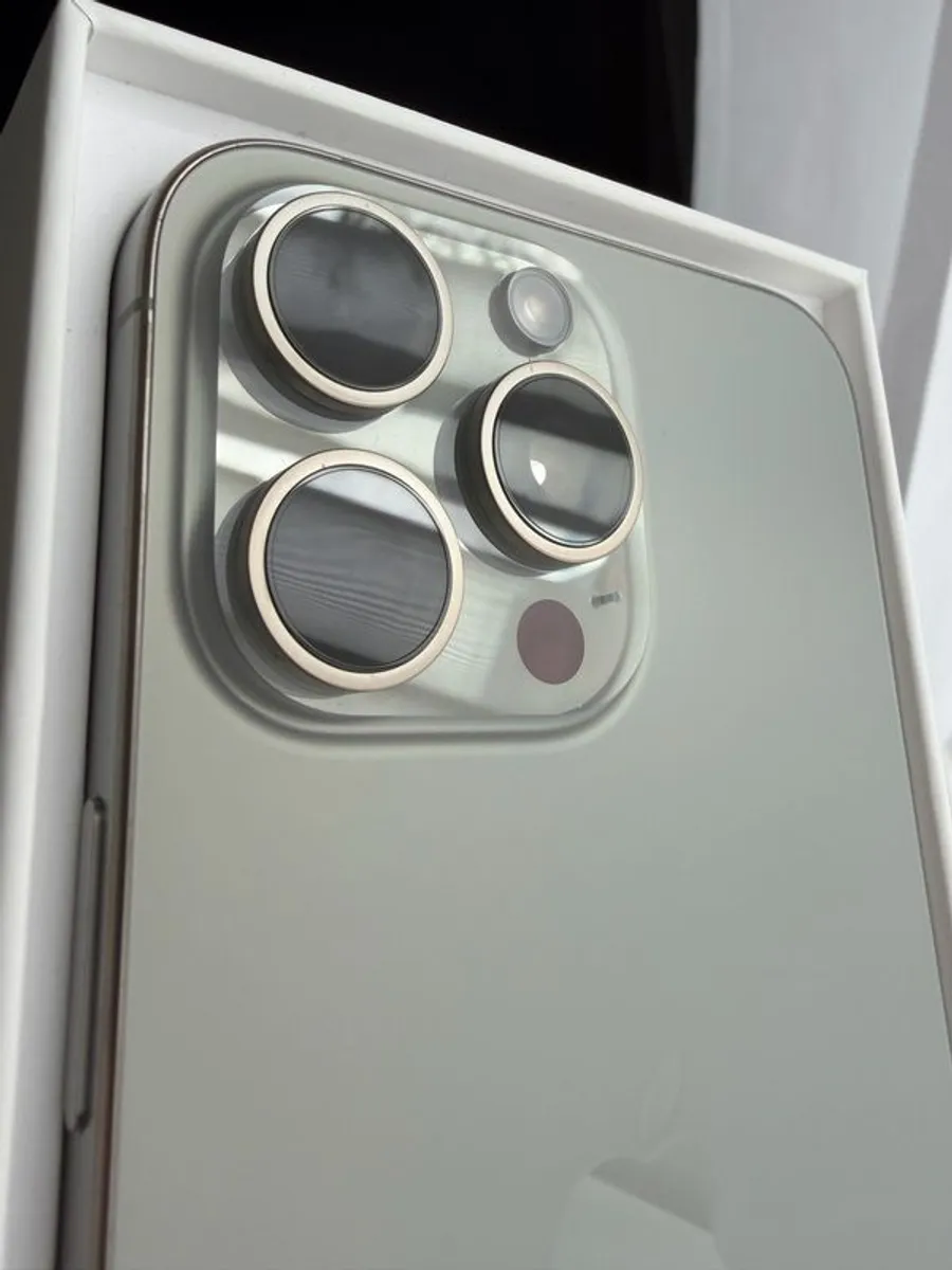 iPhone 15 pro Max 256 - Image 4
