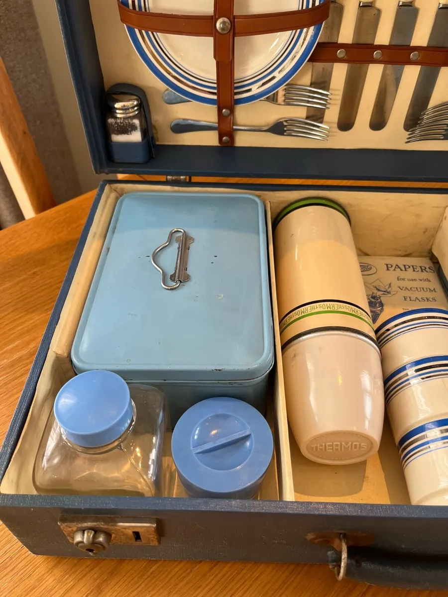 1950s Sirram England Picnic Set - Image 3