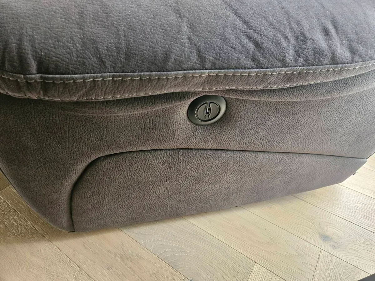 Grey two seater electric recliners x 2 - Image 2