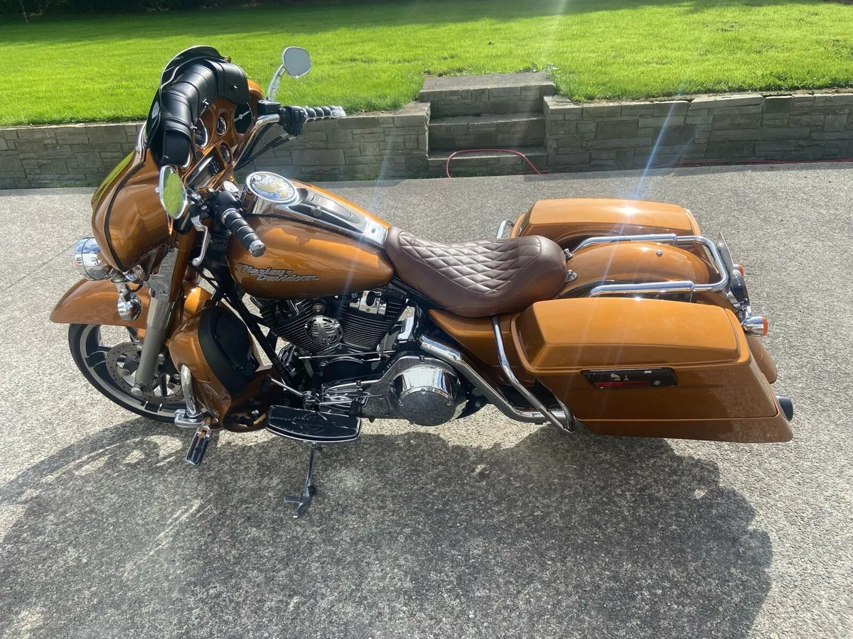 Motorcycle - Image 3