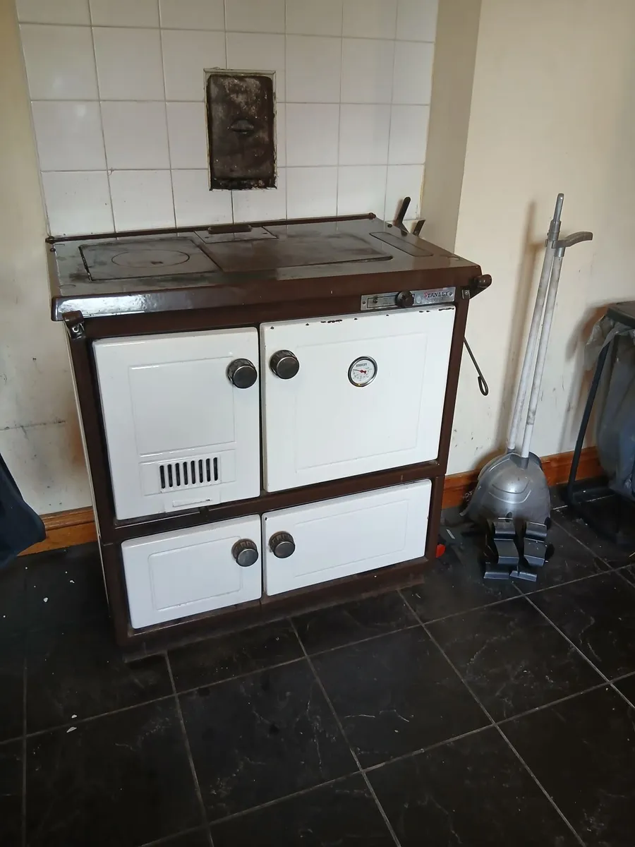 Stanley 90 dual fuel cooker - Image 1