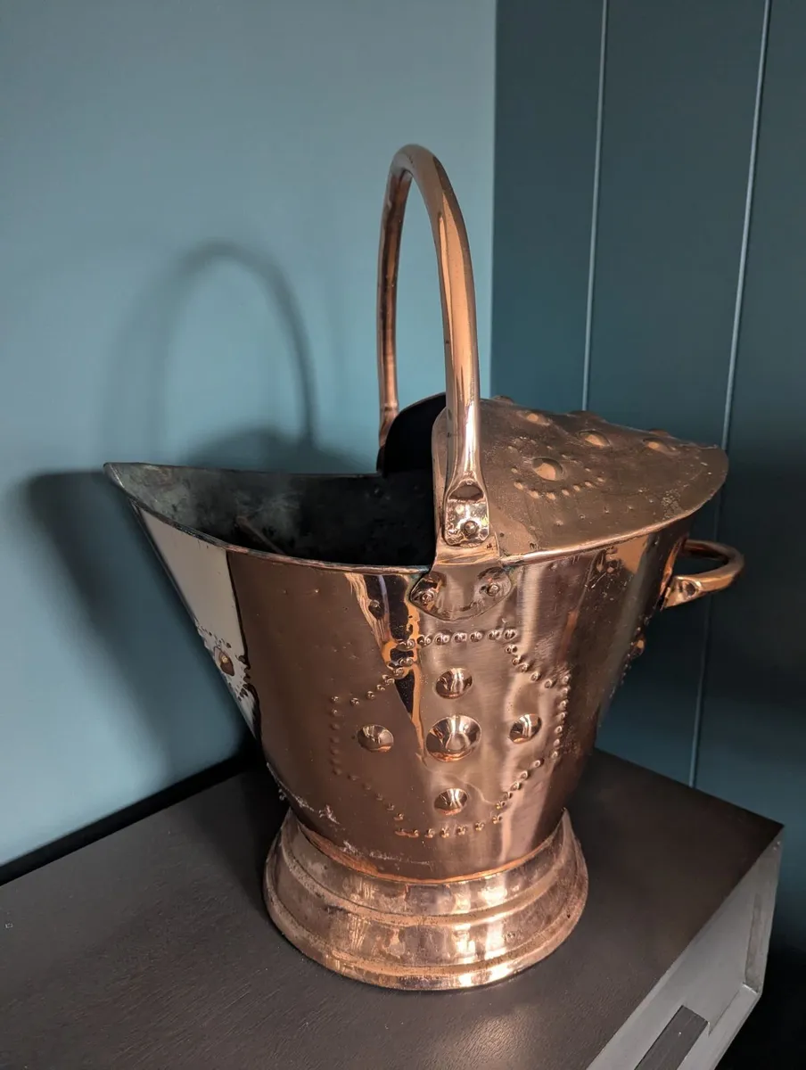 Antique Copper Coal Scuttle / Fireside Bucket - Image 4