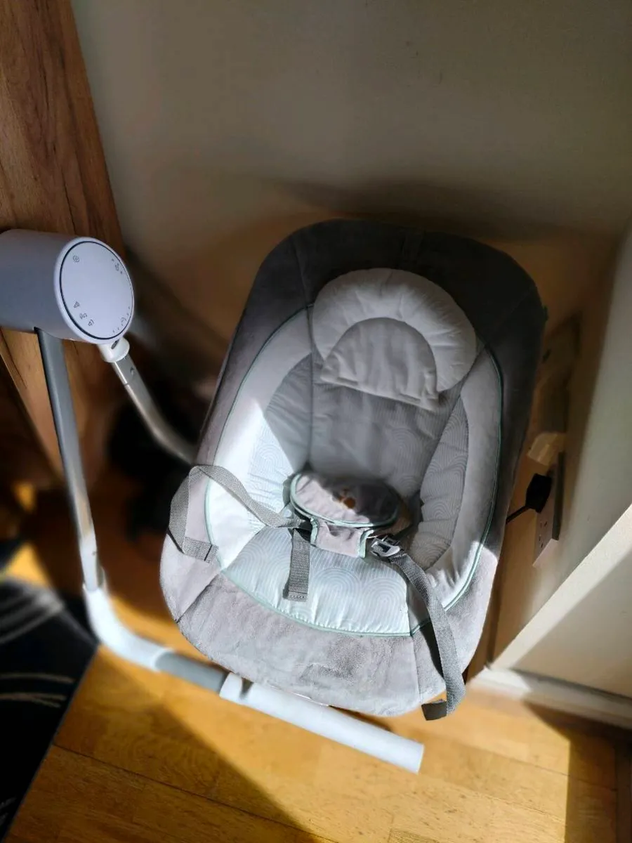 Baby swing