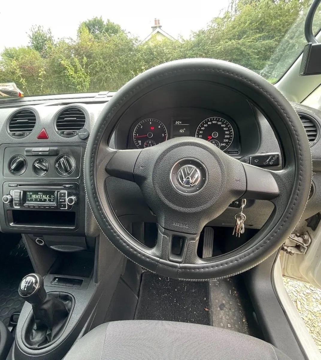 VW Caddy 2014 1.6tdi cvrt and tax - Image 4