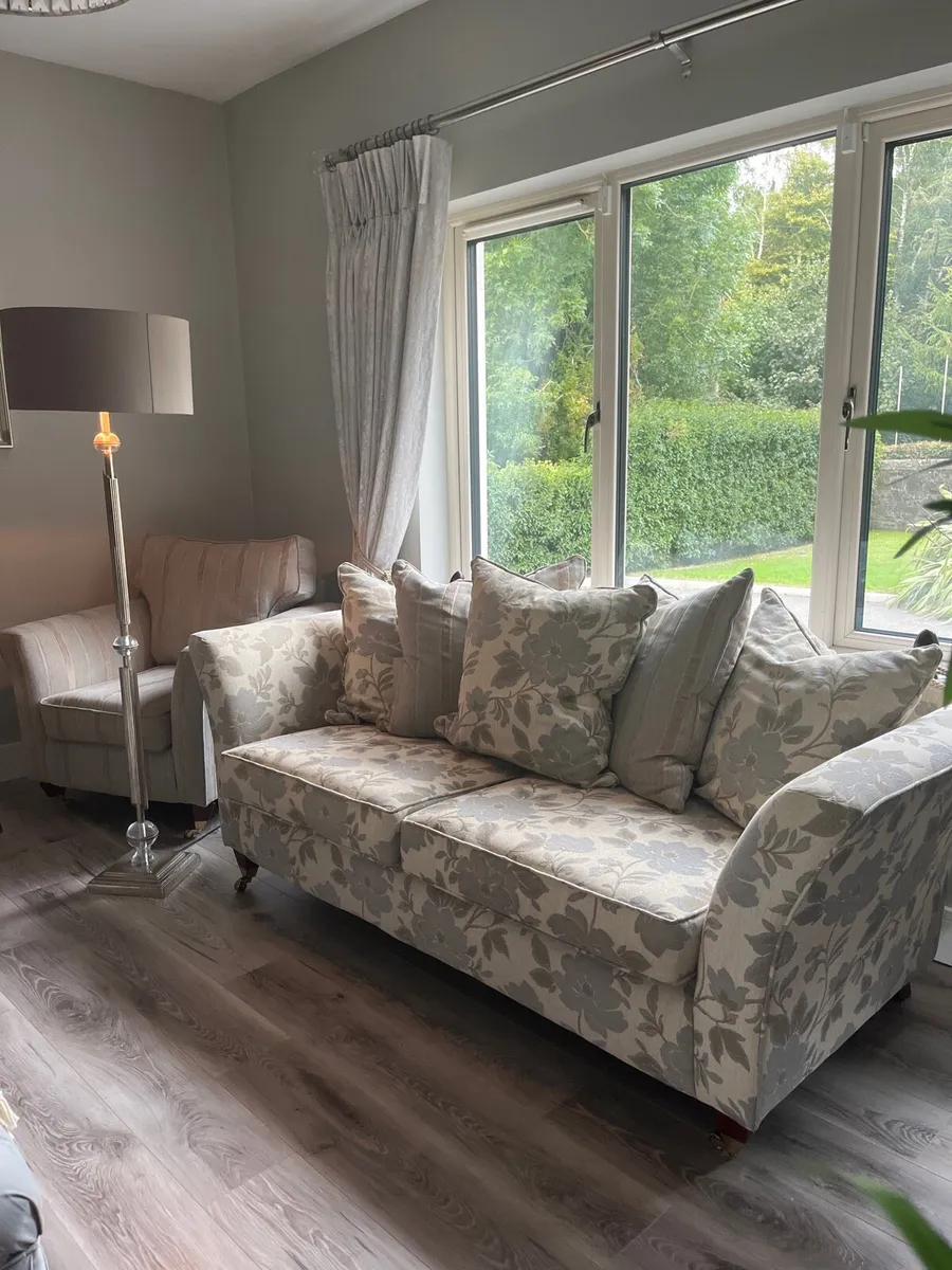 EZ Living 3 seater Couch, & 1 seater - Image 1