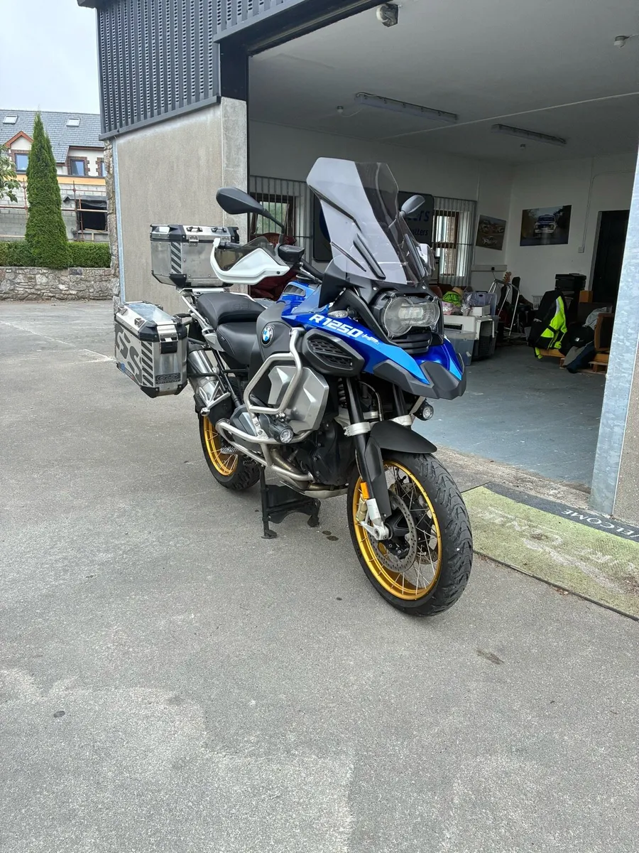 BMW GS Adventure - Image 1