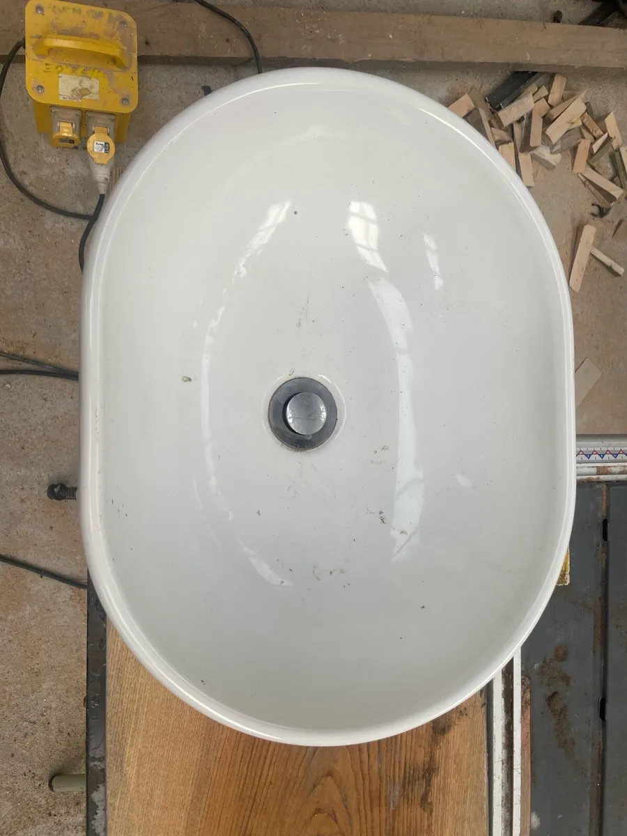 Wash basin - Image 1