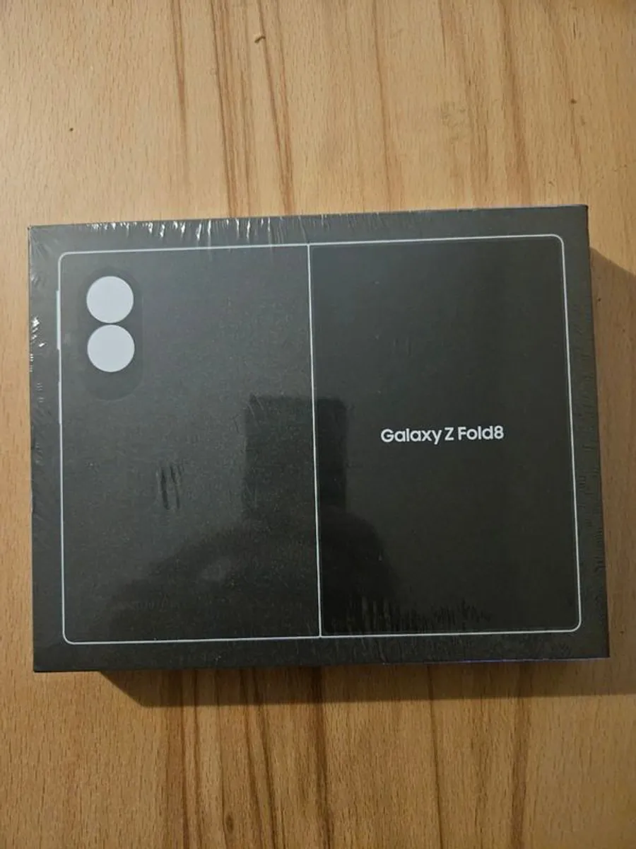 Samsung Z Fold 8 256GB - Image 1