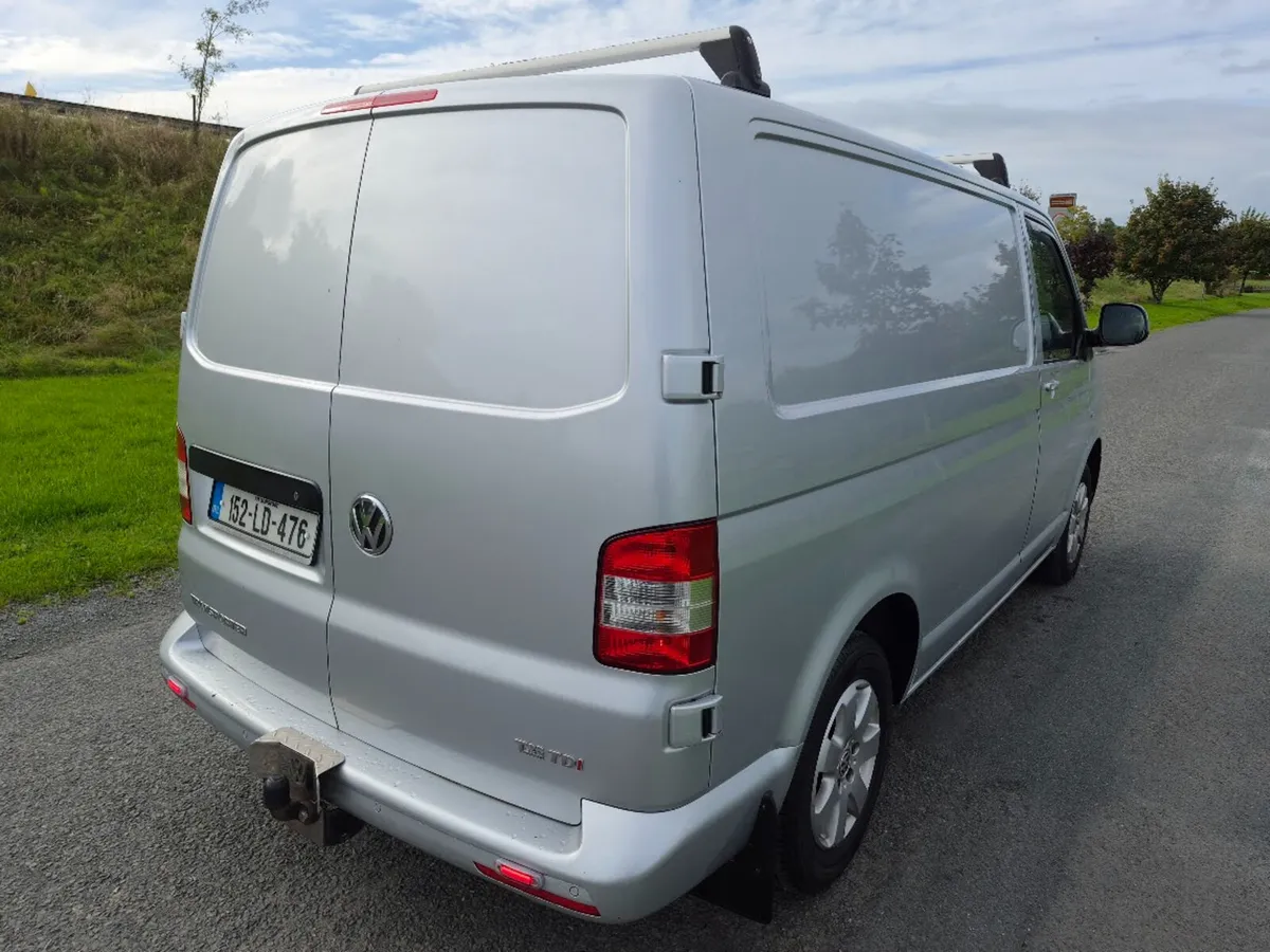2015 Volkswagen Transporter T28 140TDI SWB 5DR - Image 4